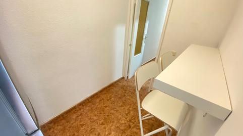 Photo 5 of Flat to share in Calle de López Grass, 54, Numancia, Madrid