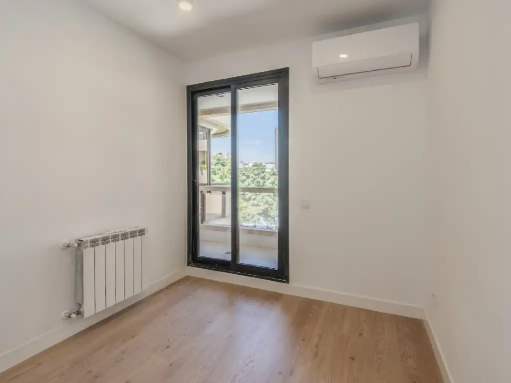 Schlafzimmer von Wohnung zur Miete in Madrid mit Klimaanlage
