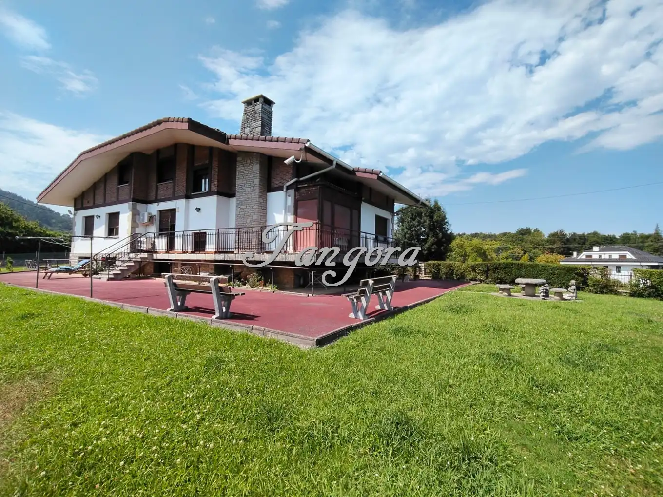 Vista exterior de Casa o xalet en venda en Busturia amb Calefacció, Jardí privat i Parquet