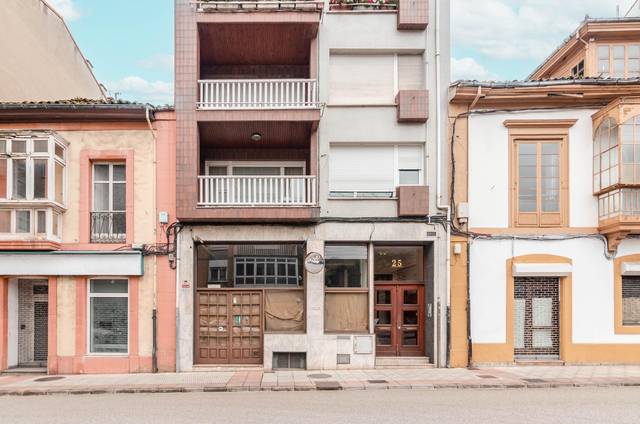 Local comercial en Venta en Calle de Cervantes, 25 en Villaviciosa - Amandi