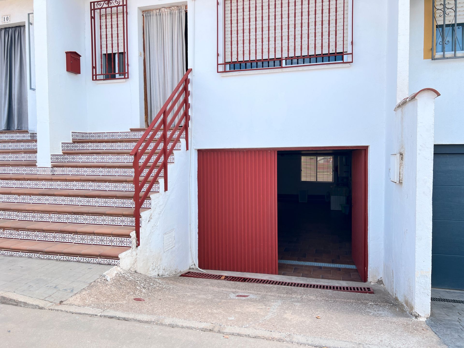 Exterior view of Single-family semi-detached for sale in Villafranca de los Caballeros  with Air Conditioner, Heating and Terrace