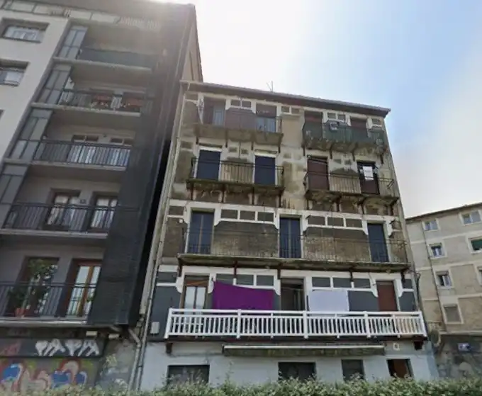 Vista exterior de Pis en venda en Errenteria amb Moblat i Balcó