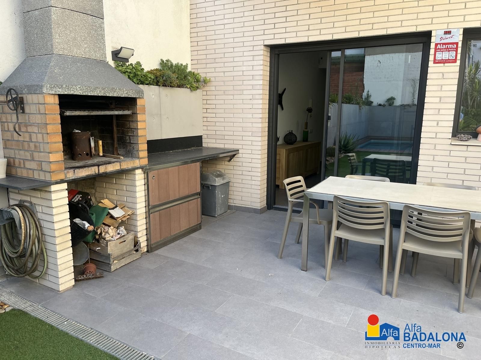 Terrace of Single-family semi-detached to rent in Badalona  with Air Conditioner, Heating and Private garden