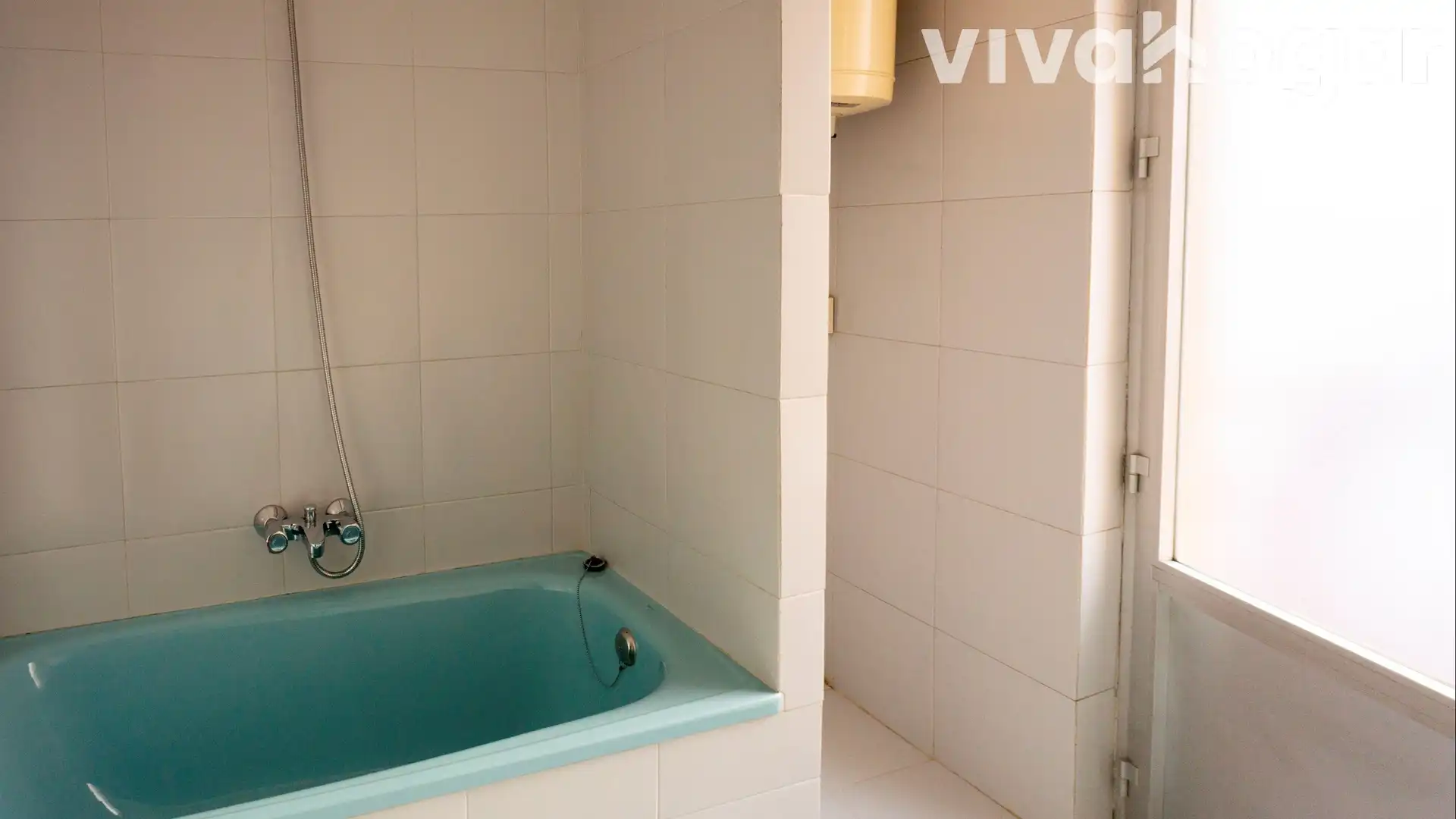 Bathroom of Study for sale in Madrid  with Air Conditioner and Heating