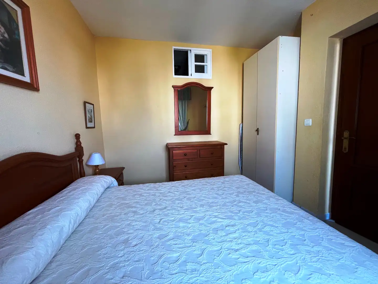 Habitación de Piso en venta en Almonte con Amueblado, Lavadora y Microondas