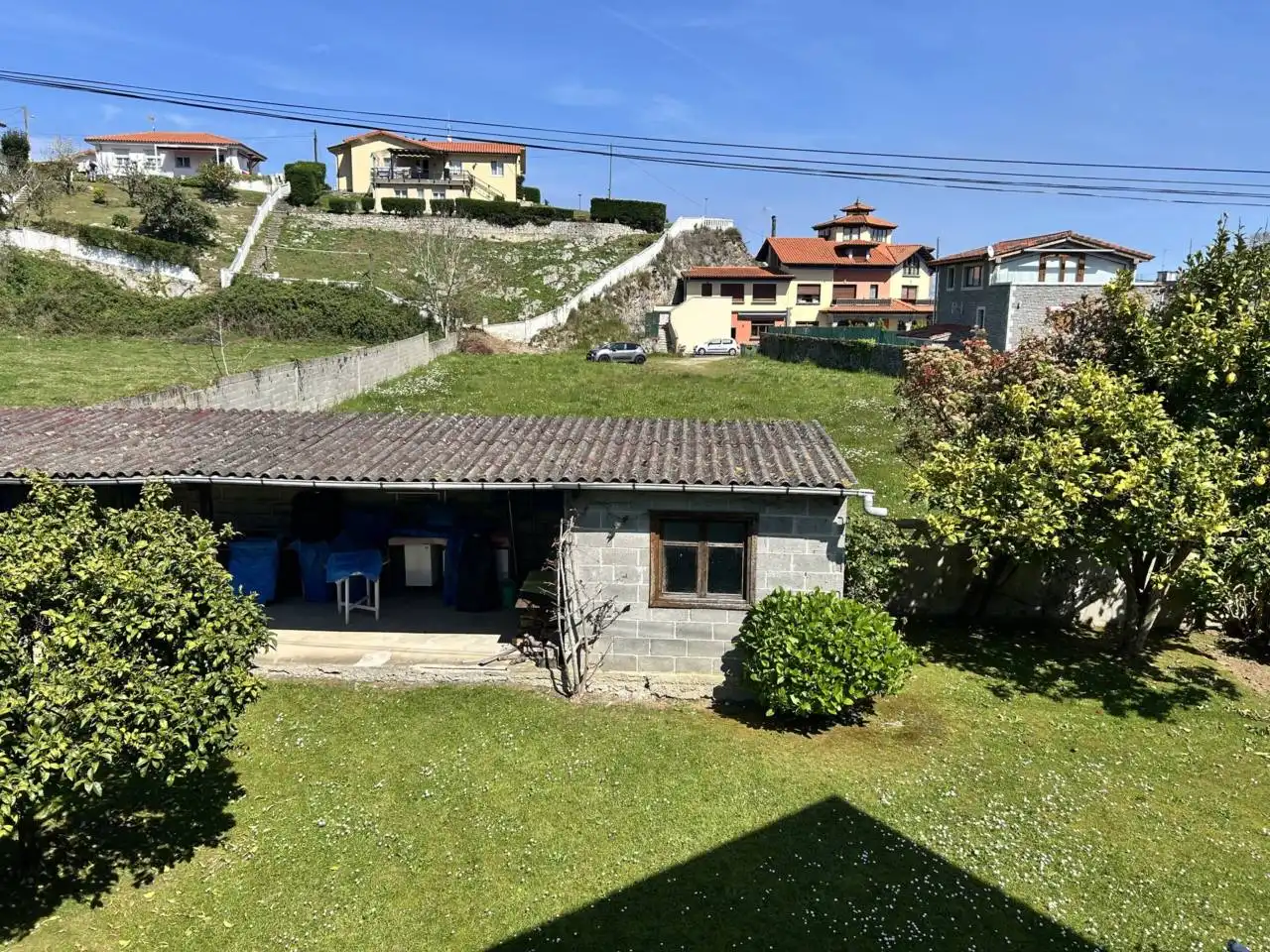 Außenansicht von Haus oder Chalet zum Verkauf in Llanes mit Heizung, Privatgarten und Terrasse