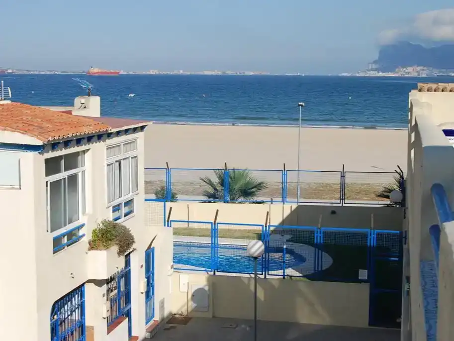 Piscina de Apartament de lloguer en Algeciras amb Piscina