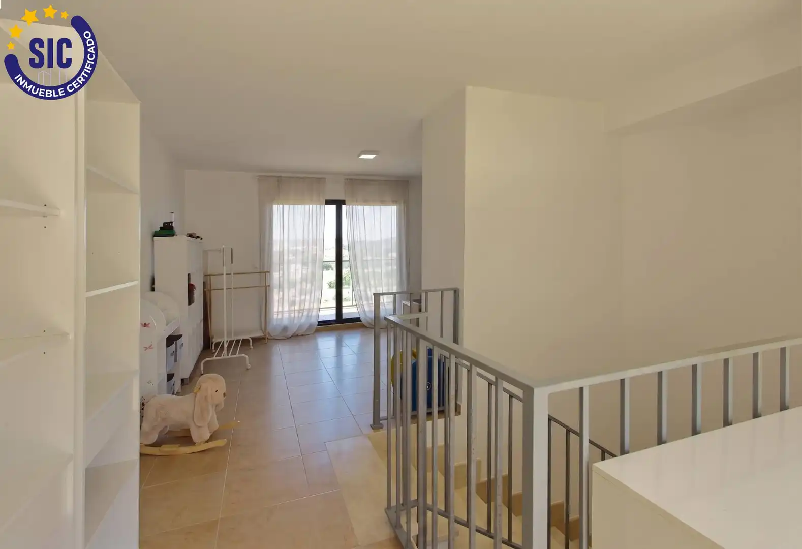 Einfamilien-Reihenhaus zum Verkauf in Onda mit Klimaanlage, Heizung und Terrasse