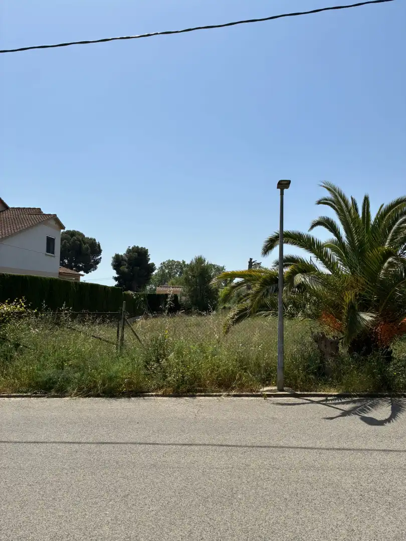 Residential land for sale in Carrer Salze 18