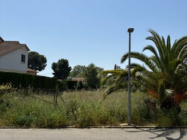 Residential land for sale in Carrer Salze 18