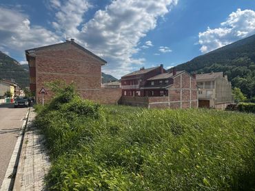 Terreno residencial en venta en Bagà