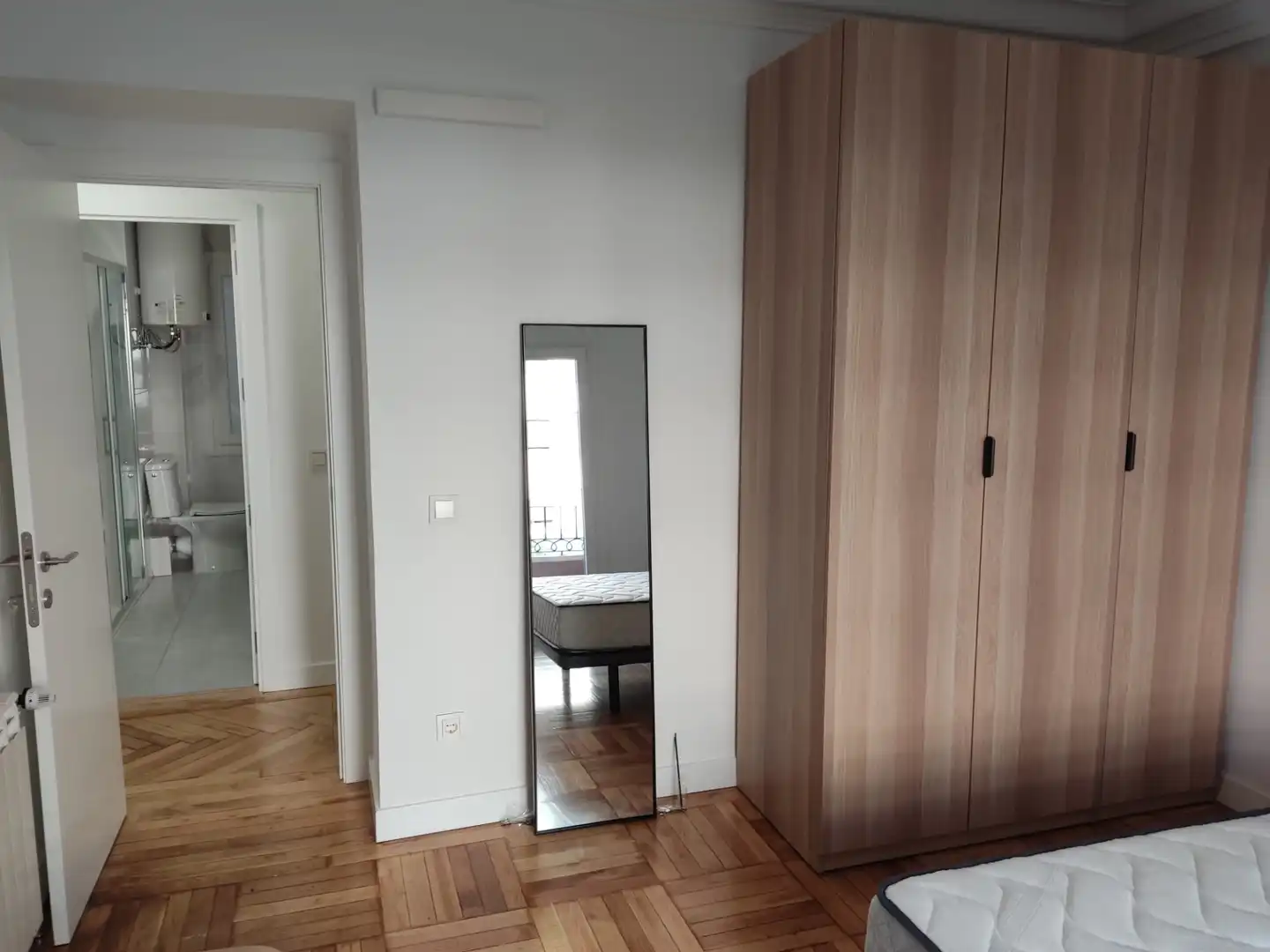 Bedroom of Flat for share in Madrid  with Heating, Furnished and Oven