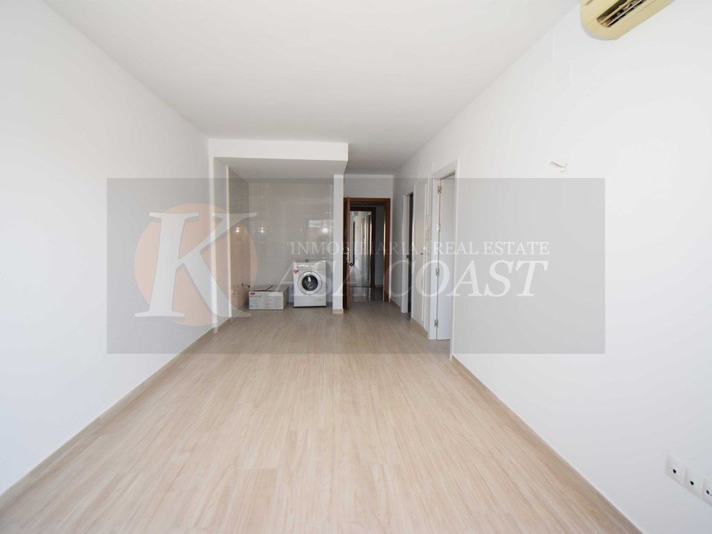 Living room of Flat for sale in Fuengirola  with Air Conditioner, Private garden and Terrace
