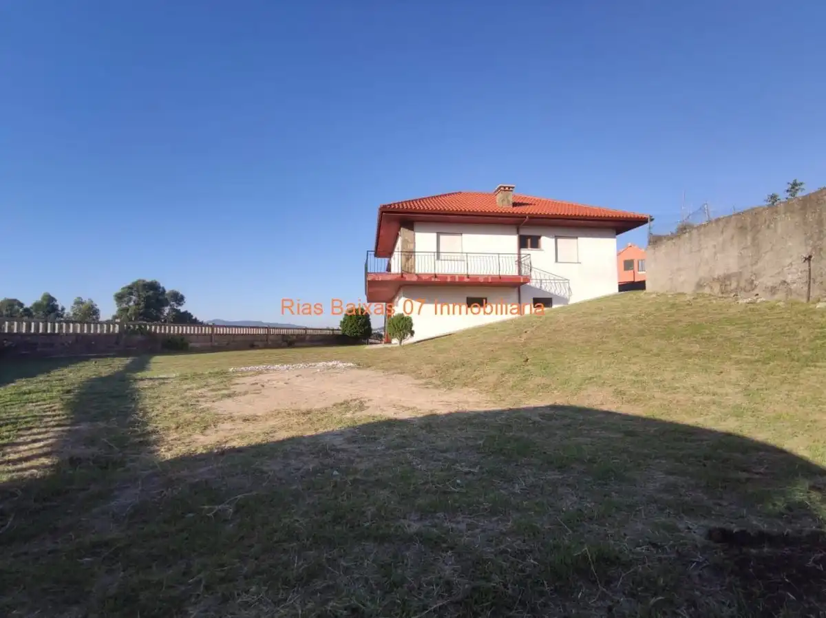 Casa o chalet en venta en Vigo  con Calefacción, Jardín privado y Parquet