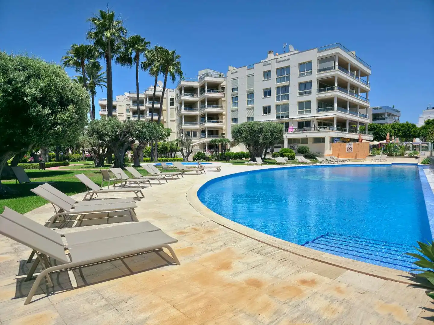 Swimming pool of Flat for rent in Eivissa  with Air Conditioner, Heating and Terrace