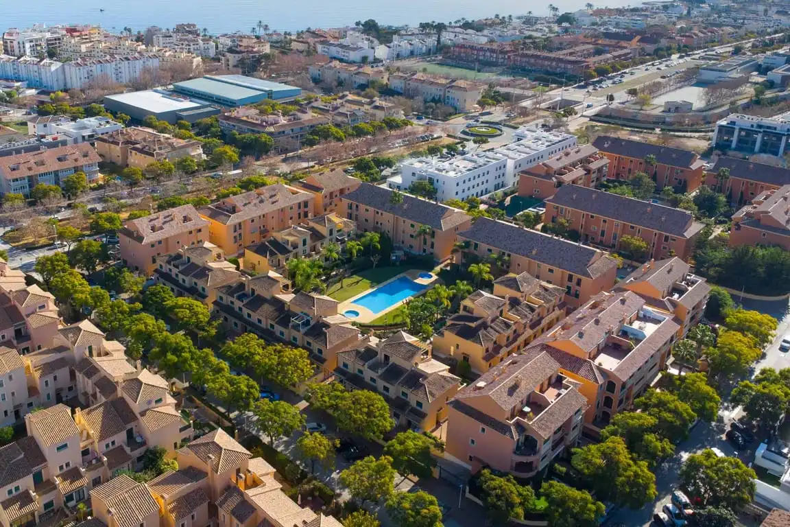 Vista exterior de Pis en venda en Jávea / Xàbia amb Aire condicionat, Jardí privat i Moblat