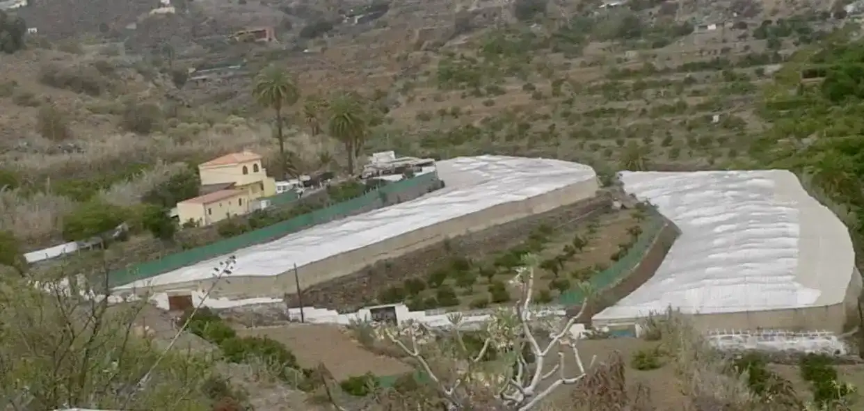 Vista exterior de Finca rústica en venta en Telde con Jardín privado, Trastero y Amueblado
