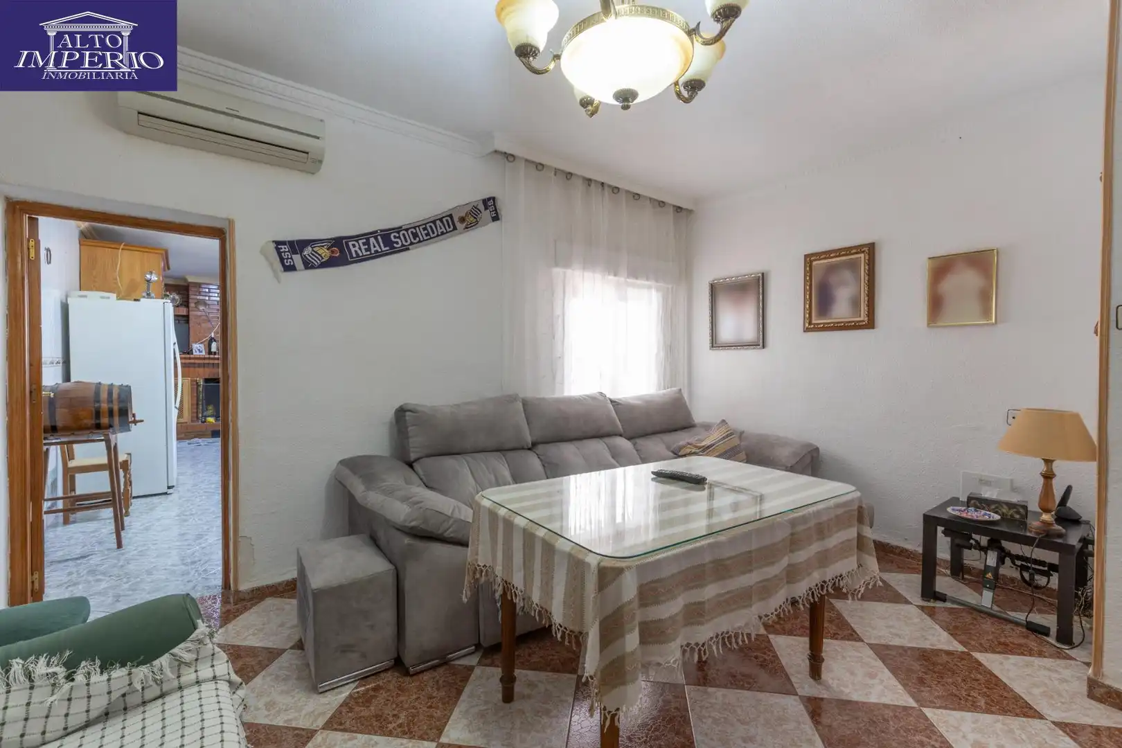 Sala d'estar de Casa o xalet en venda en La Zubia amb Terrassa
