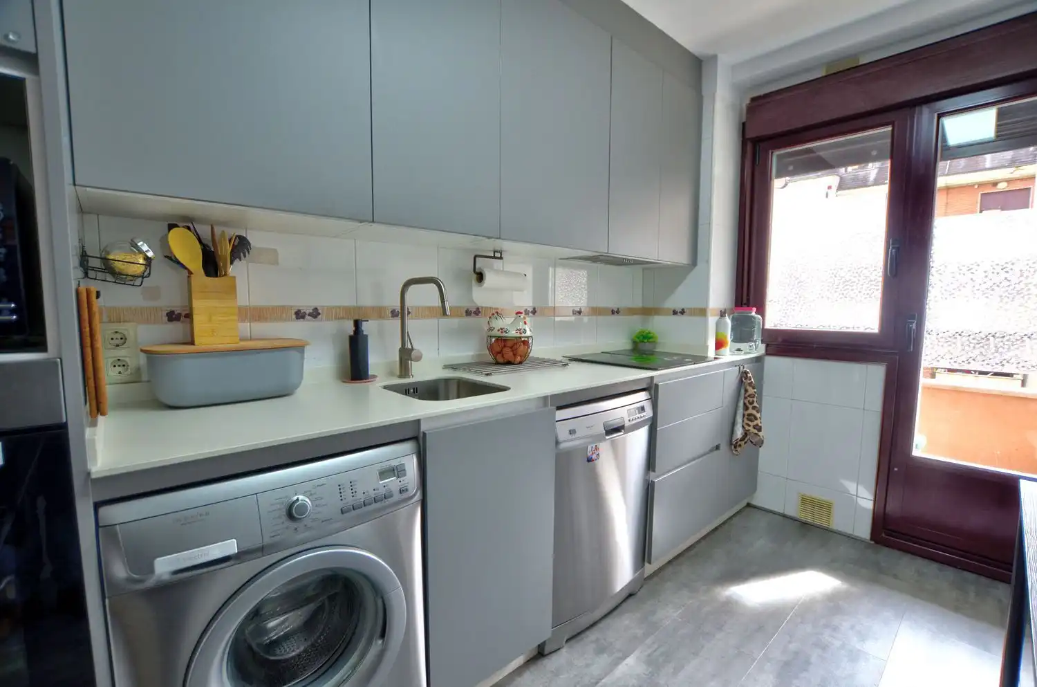 Cocina de Piso en venta en Oviedo  con Aire acondicionado, Calefacción y Jardín privado