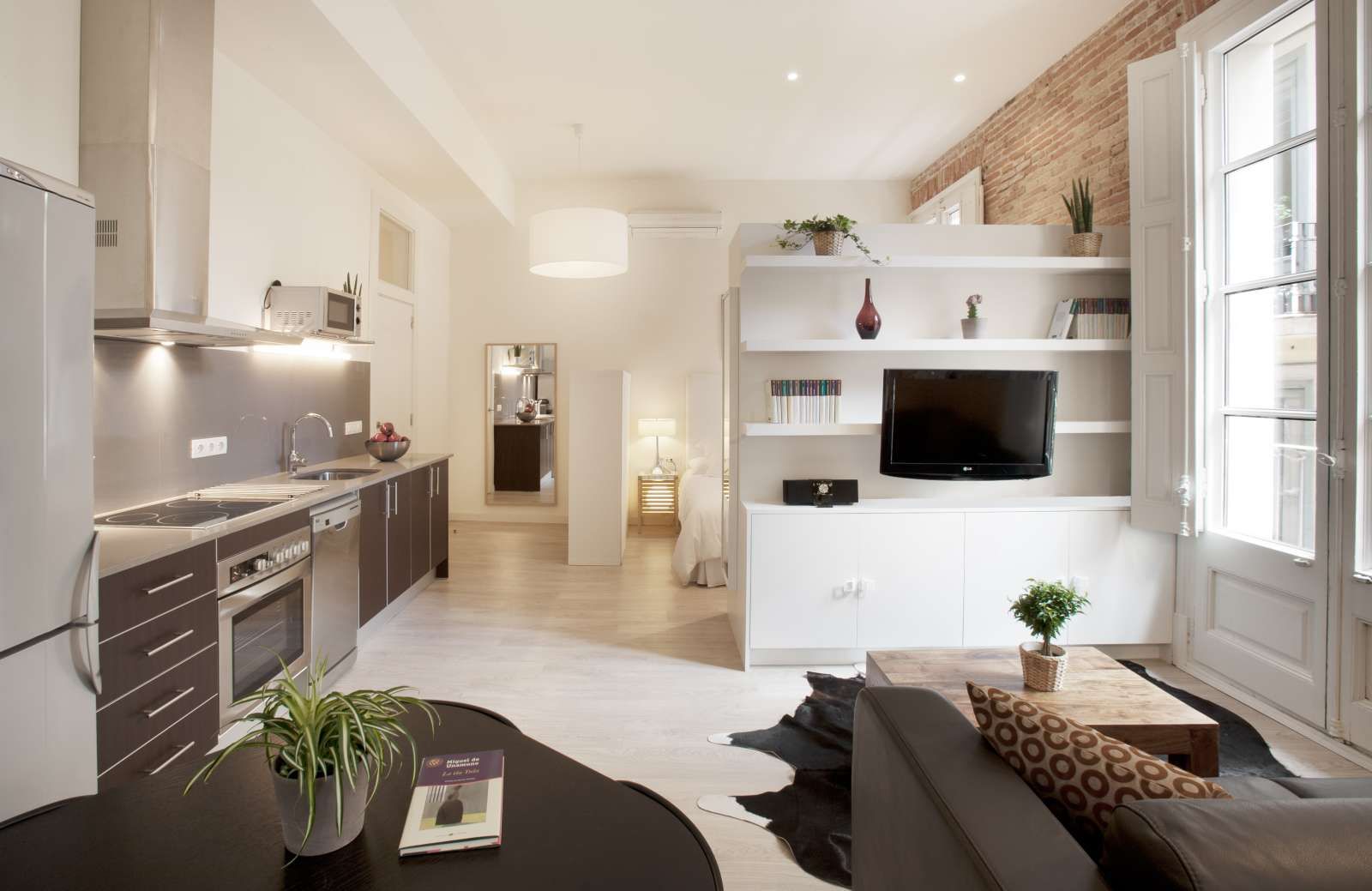 Study to share in Barri Gòtic