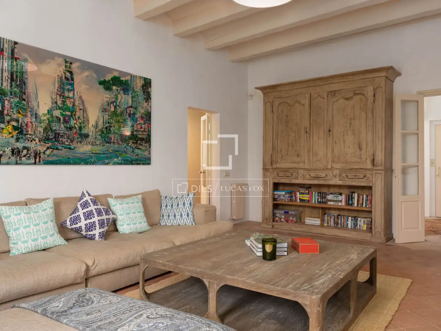 Sala d'estar de Casa o xalet en venda en Ullastret amb Aire condicionat, Calefacció i Jardí privat