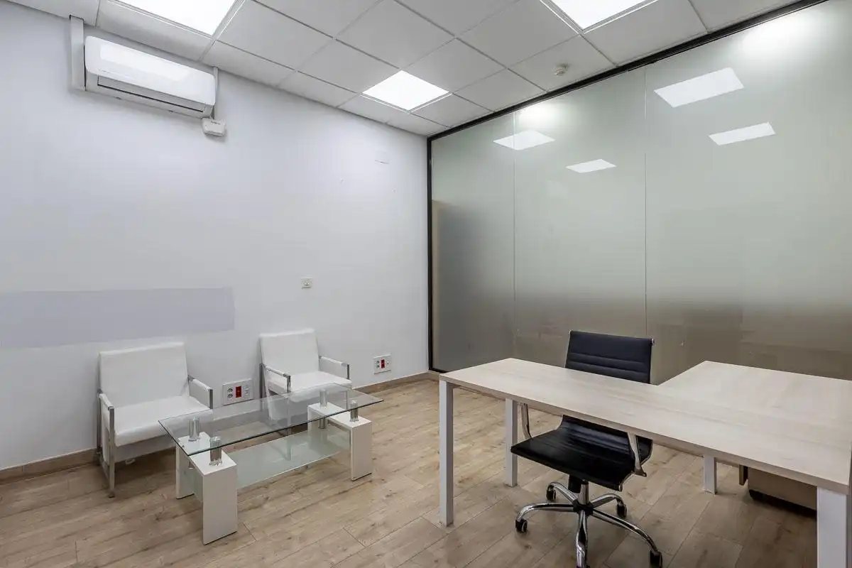 Office for rent in Granada  with Air Conditioner and Furnished
