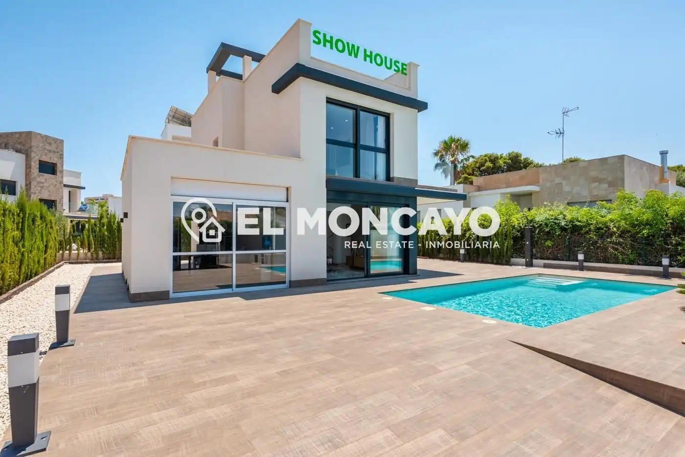 Detached house with pool for sale in Avenida Playa Honda