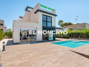 Chalet con piscina en venta en Avenida Playa Honda