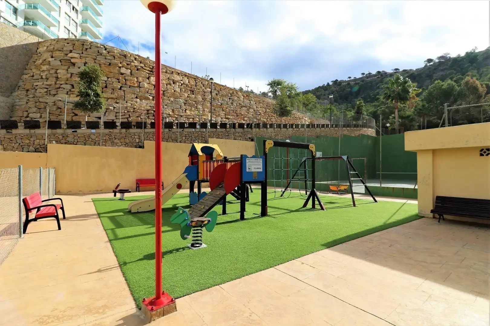 Vista exterior de Apartamento en venta en Benidorm con Aire acondicionado, Calefacción y Jardín privado