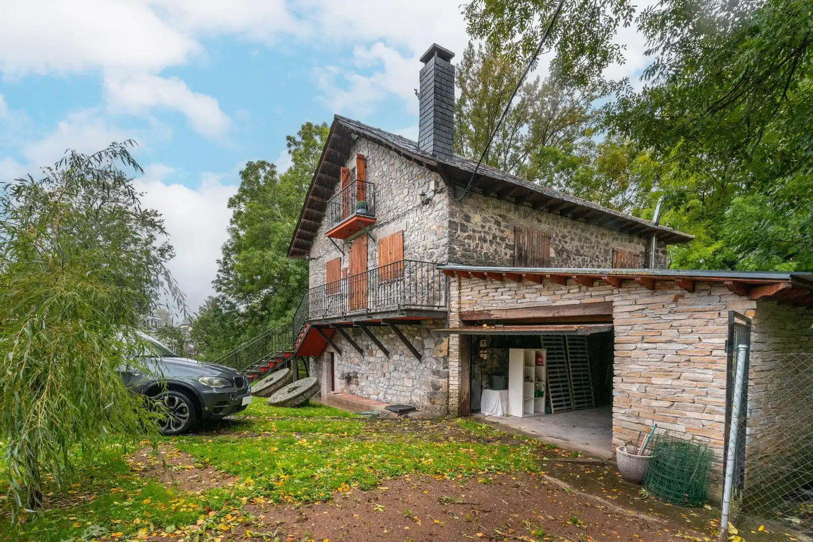 Vista exterior de Casa o chalet en venta en Cabrillanes con Calefacción, Jardín privado y Terraza