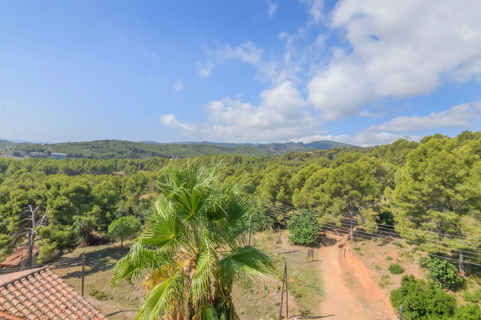 Vista exterior de Casa o chalet de alquiler en Viladecans con Terraza, Piscina y Balcón