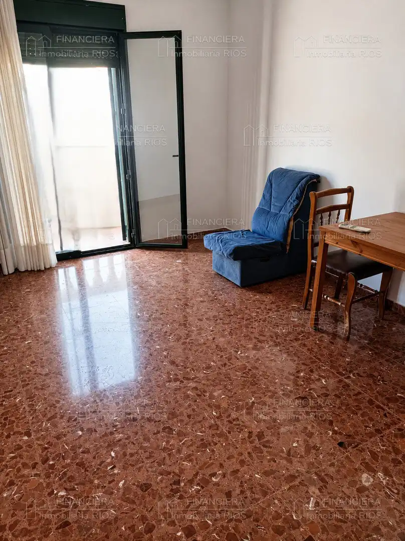 Sala d'estar de Casa o xalet en venda en Alcalá de Guadaira amb Aire condicionat i Terrassa