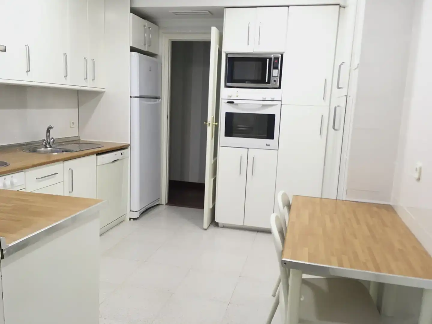 Cocina de Piso de alquiler en Sevilla con Aire acondicionado, Calefacción y Terraza