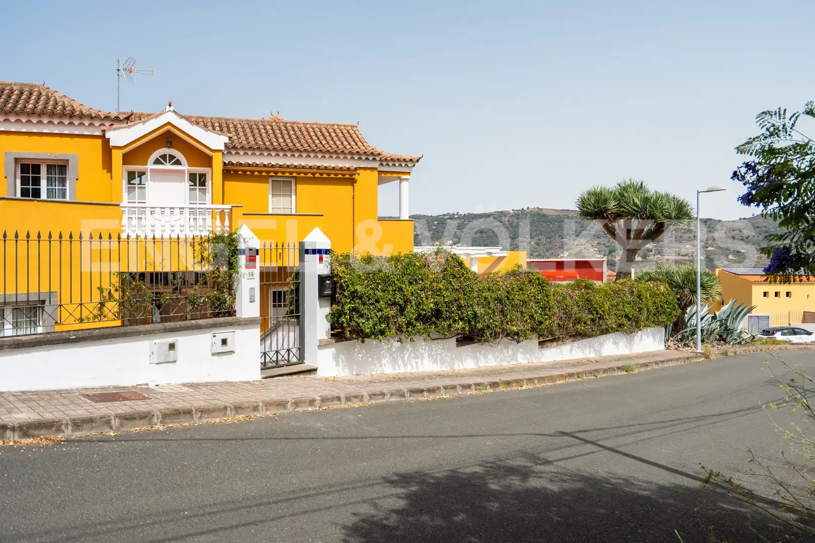 Vista exterior de Casa o xalet en venda en Santa Brígida amb Calefacció, Jardí privat i Moblat