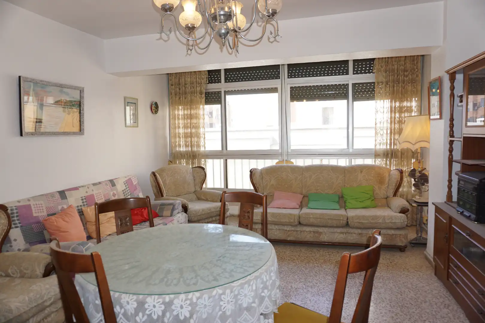 Sala d'estar de Pis en venda en Almería amb Moblat i Balcó