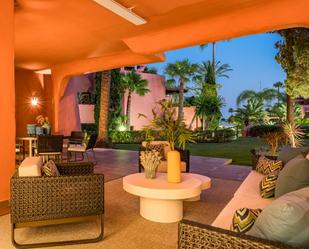 Terrassa de Apartament en venda en Estepona amb Aire condicionat, Calefacció i Jardí privat