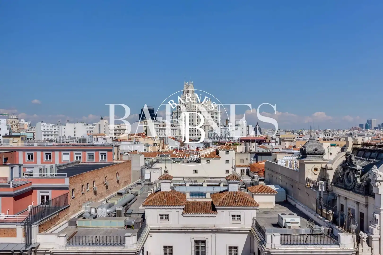 Außenansicht von Wohnung zur Miete in Madrid mit Klimaanlage, Heizung und Abstellraum