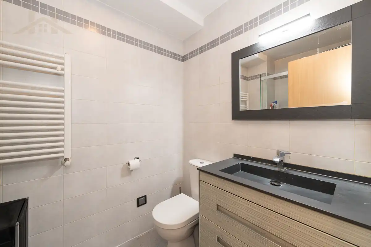 Bathroom of Flat for sale in Torrejón de Ardoz  with Air Conditioner, Heating and Storage room