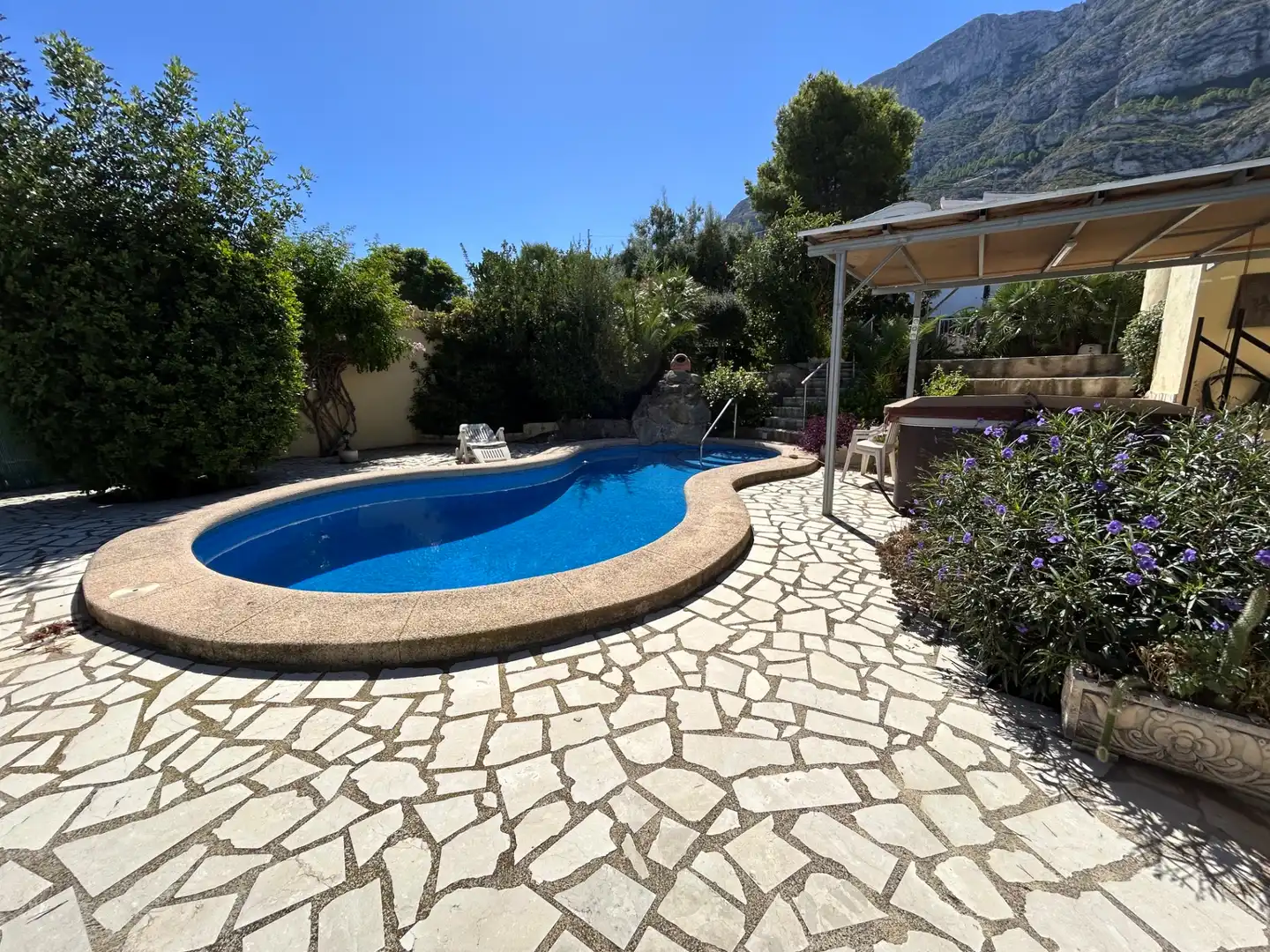 Villa con piscina in vendita a Carrer Xiprer 1, imagen 2