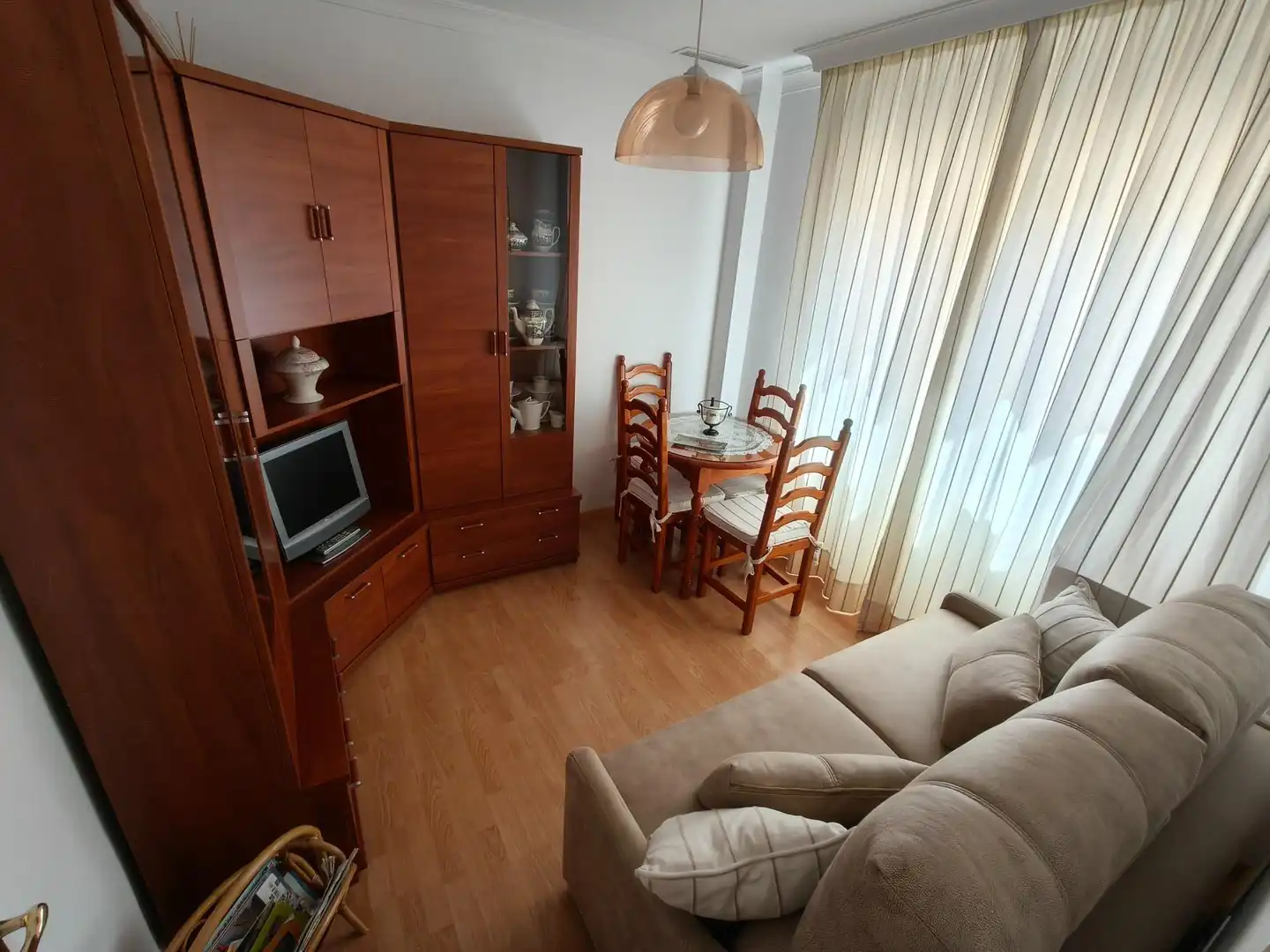 Sala d'estar de Casa adosada en venda en Puerto Real amb Aire condicionat, Calefacció i Jardí privat
