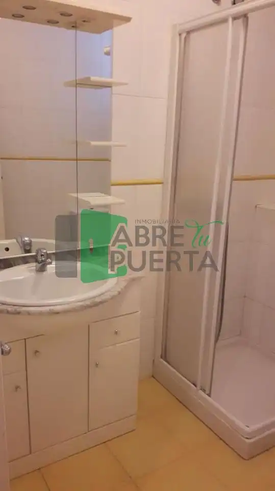 Bany de Planta baixa en venda en Ourense Capital  amb Calefacció i Traster
