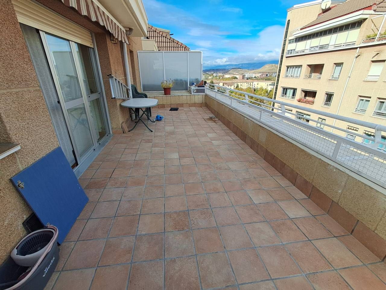 Terrassa de Apartament de lloguer en  Logroño amb Calefacció, Terrassa i Moblat