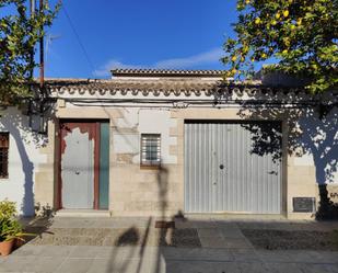 Vista exterior de Casa o xalet en venda en San José del Valle amb Terrassa