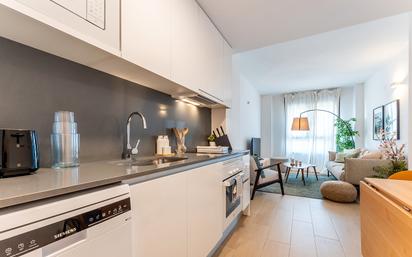 Kitchen of Flat to rent in  Madrid Capital  with Air Conditioner, Heating and Furnished