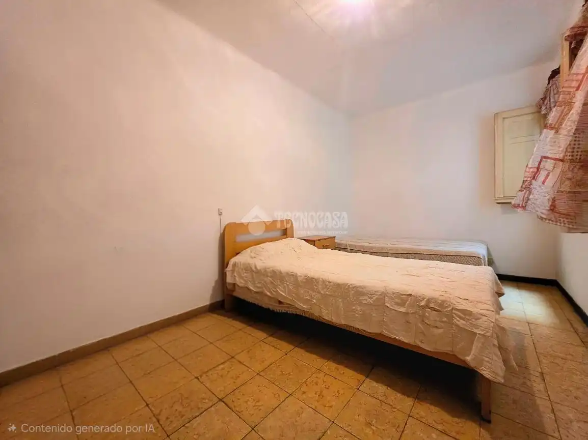 Habitación de Piso en venta en Santa Coloma de Gramenet con Balcón