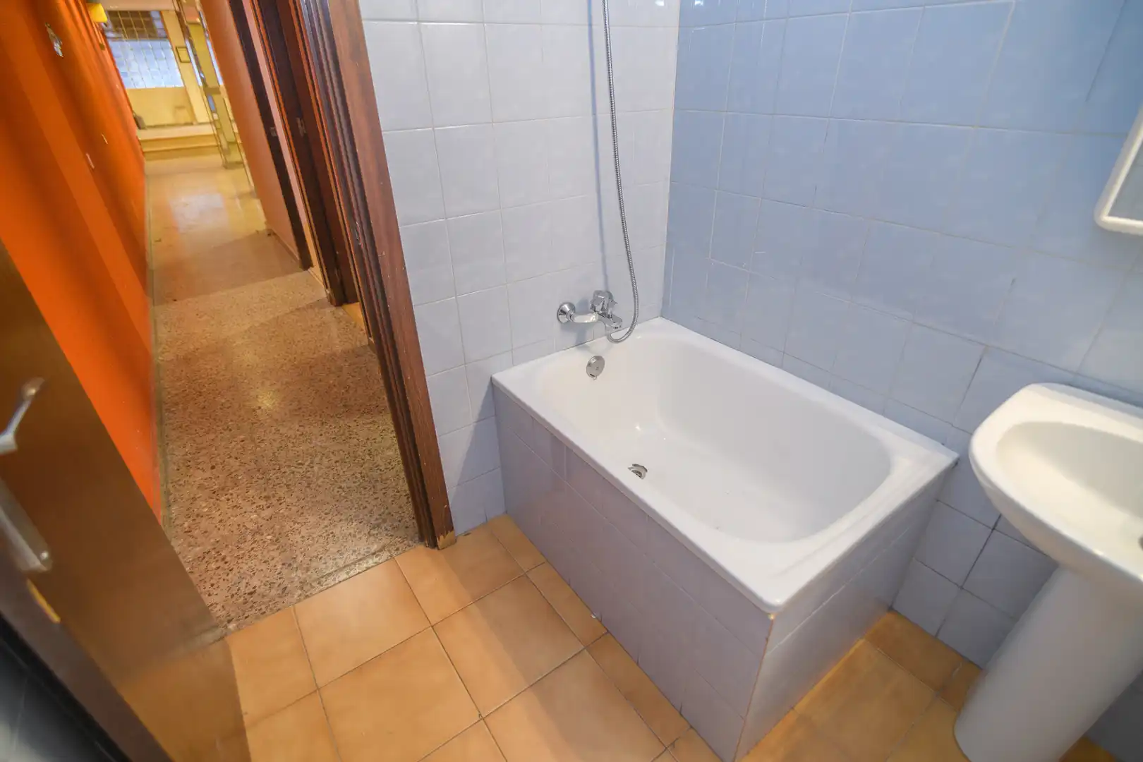 Business premises for sale in Carrer de Lepant, imagen 13