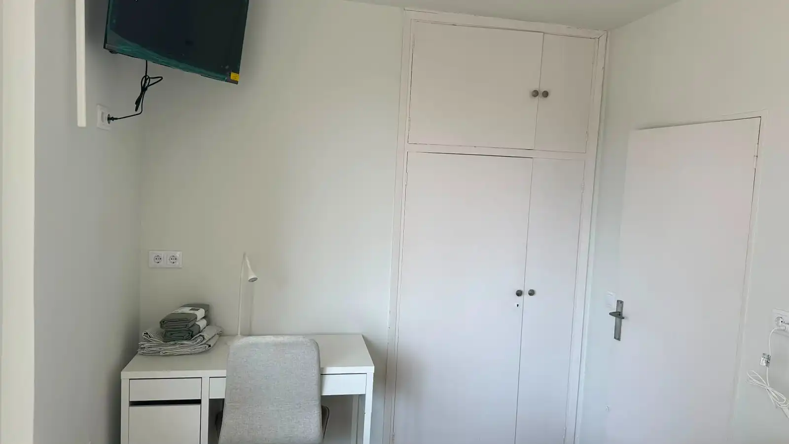 Bedroom of Flat for rent in Ferrol  with Furnished, Oven and Washing machine