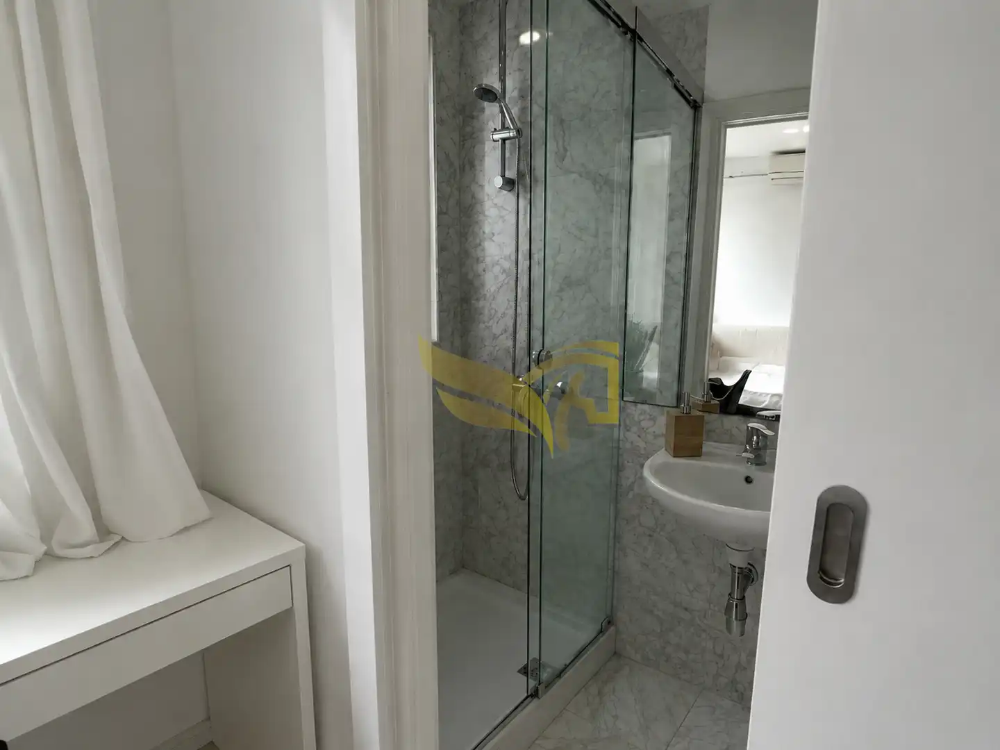 Badezimmer von Wohnung zum Verkauf in Madrid mit Klimaanlage, Heizung und Terrasse