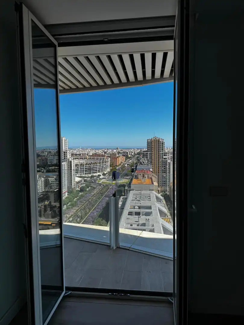 Vista exterior de Apartament de lloguer en Valencia amb Aire condicionat, Jardí privat i Terrassa