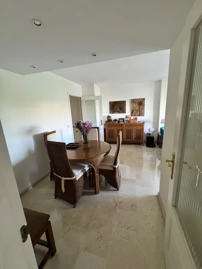 Menjador de Apartament de lloguer en Marbella amb Aire condicionat, Calefacció i Terrassa